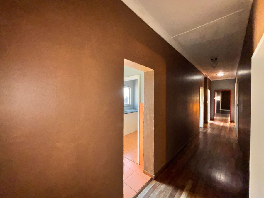 5 Bedroom Property for Sale in Parys Free State